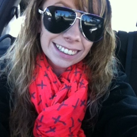 Meet Your Posher - Picture 2 of 2